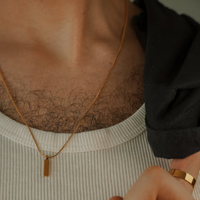 JAMES CLUB – SQUARE CHAIN PENDANT